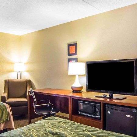 Mulberry Inn Newport News Extérieur photo