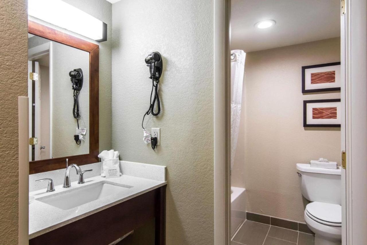 Mulberry Inn Newport News Extérieur photo