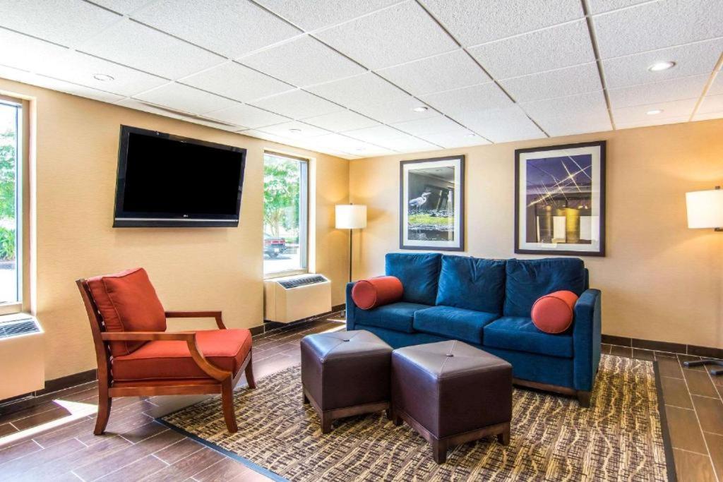 Mulberry Inn Newport News Extérieur photo